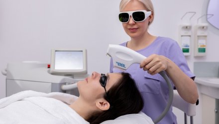 BBL Hero fototerapie + Cell Booster Glow mezoterapie jako dárek | Klinika Mediestetik