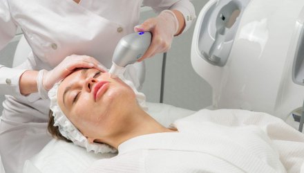 SMAS Lifting obličeje ve vánoční akci s 30 % slevou | Klinika Mediestetik